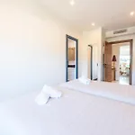 Апартаменты Luxury 2-br With Sea View