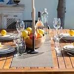 Luxury 2-br With Sea View Апартаменты