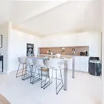 Luxury 2-br With Sea View Апартаменты