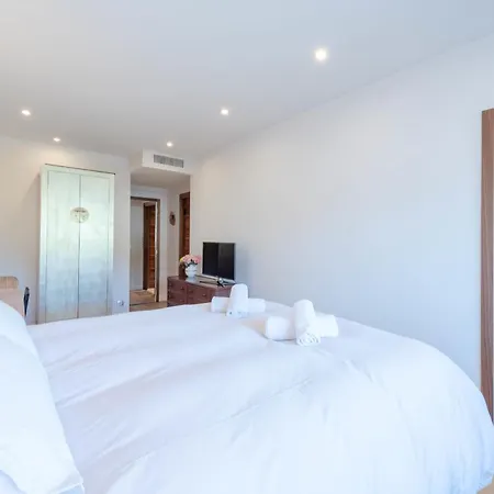 Luxury 2-br With Sea View *