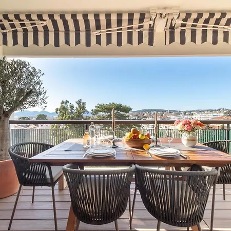 Апартаменты Luxury 2-br With Sea View *