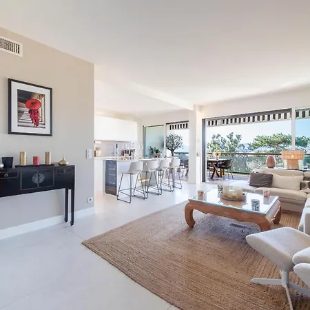 Luxury 2-br With Sea View *
